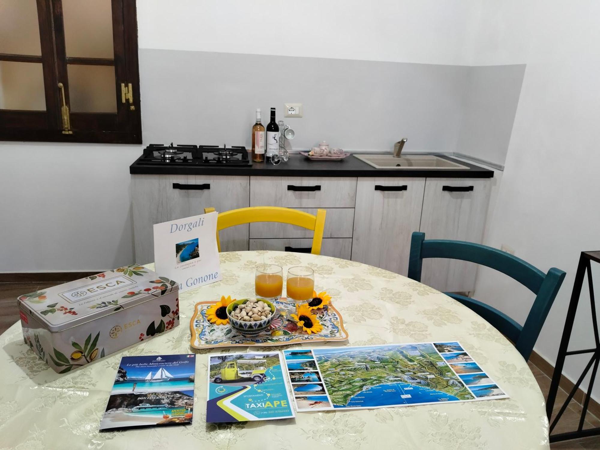 Casa Del Corso Hotel Dorgali Bagian luar foto